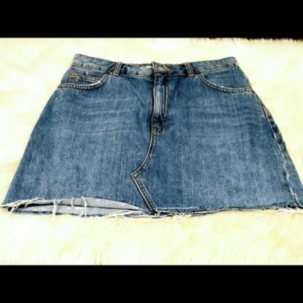 Topshop Denim cut off Skirt size 10